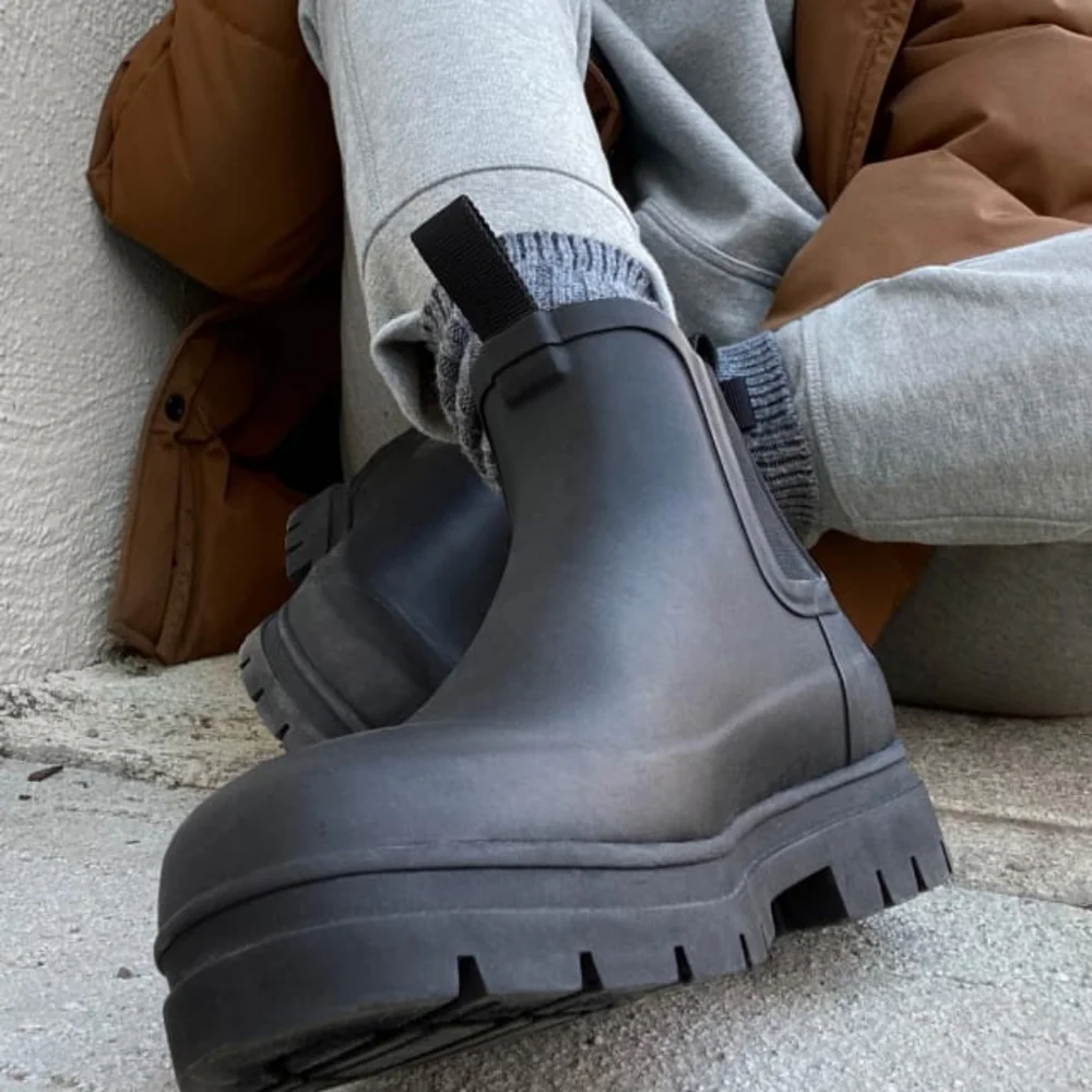 Everlane Lug Sole Rain Boots Size 8